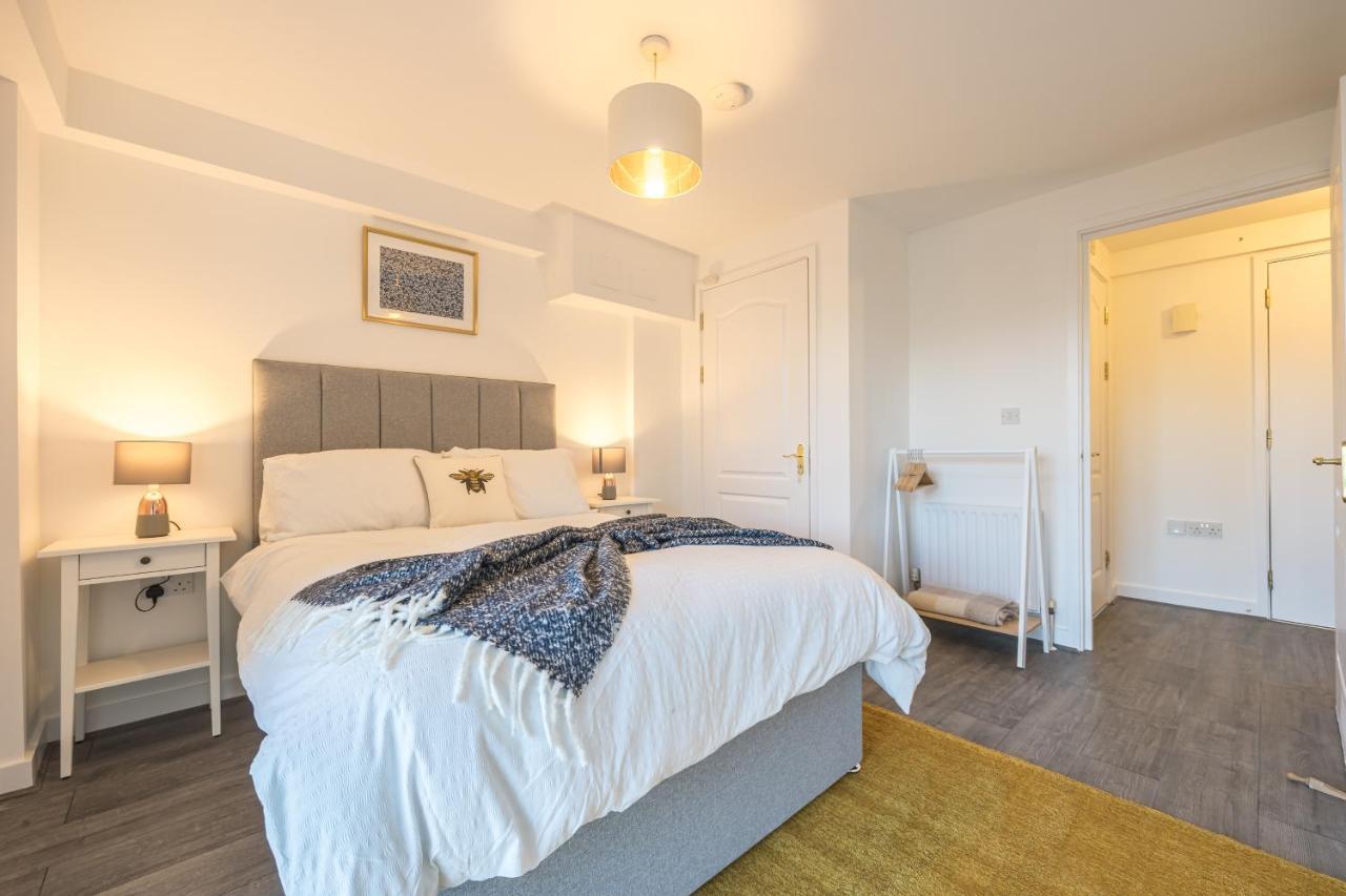 Nino Capital - Victoria Apartment London Exterior photo