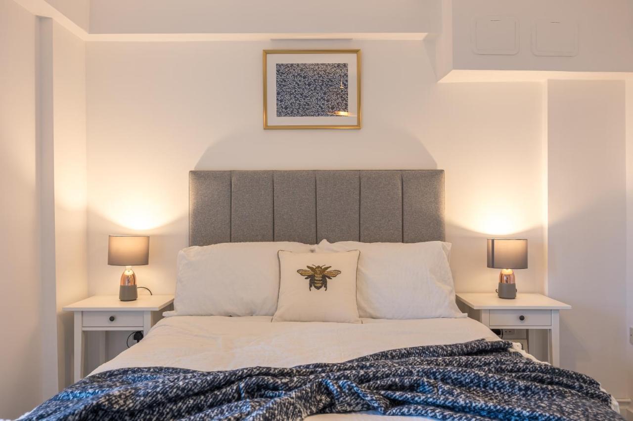 Nino Capital - Victoria Apartment London Exterior photo